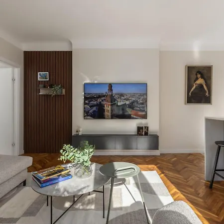 Апартаменты Old Town Retreat Next To St Peter Church