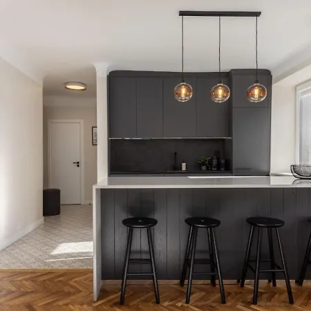 Апартаменты Old Town Retreat Next To St Peter Church *