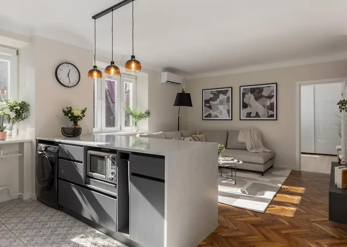 Апартаменты Old Town Retreat Next To St Peter Church *