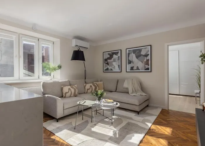 Old Town Retreat Next To St Peter Church Апартаменты