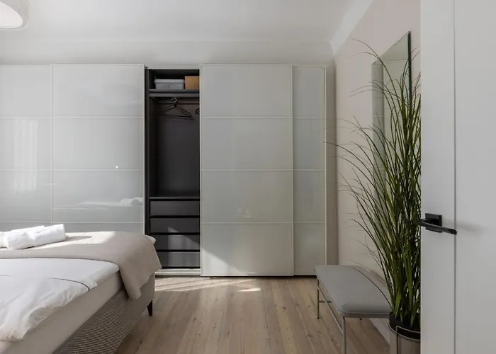 Апартаменты Old Town Retreat Next To St Peter Church Рига