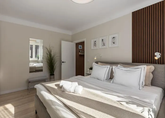 Апартаменты Old Town Retreat Next To St Peter Church