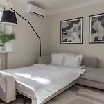 Apartment Old Town Retreat Next To St Peter Church *