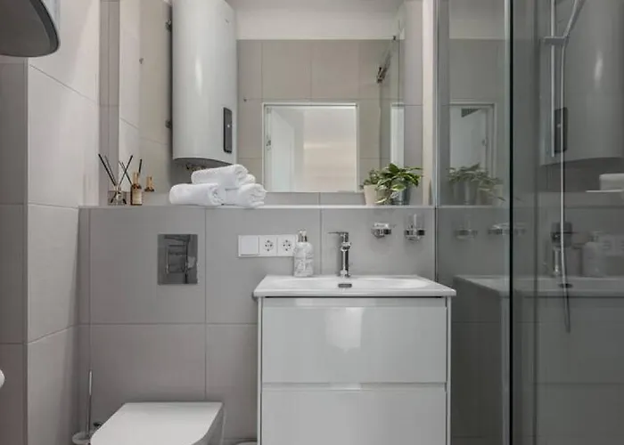 Old Town Retreat Next To St Peter Church Lägenhet *